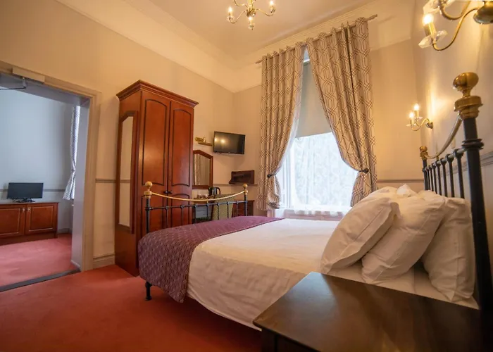 The Lansdowne Hotel